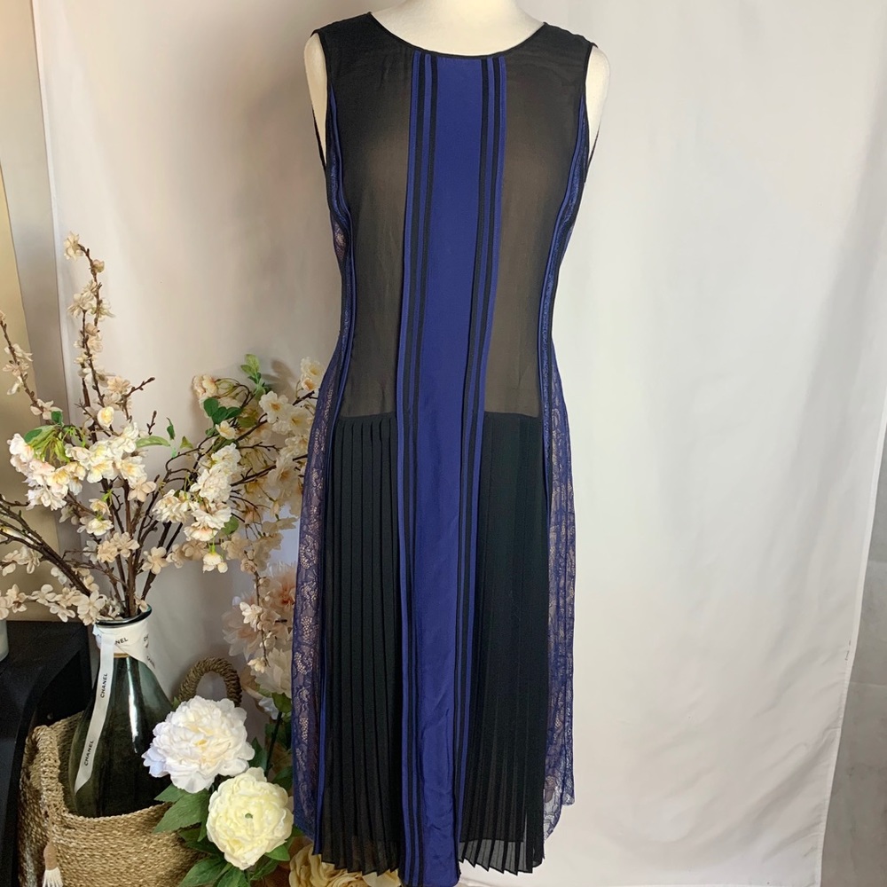 BCBGMaxAzria Runway dress in black navy Small